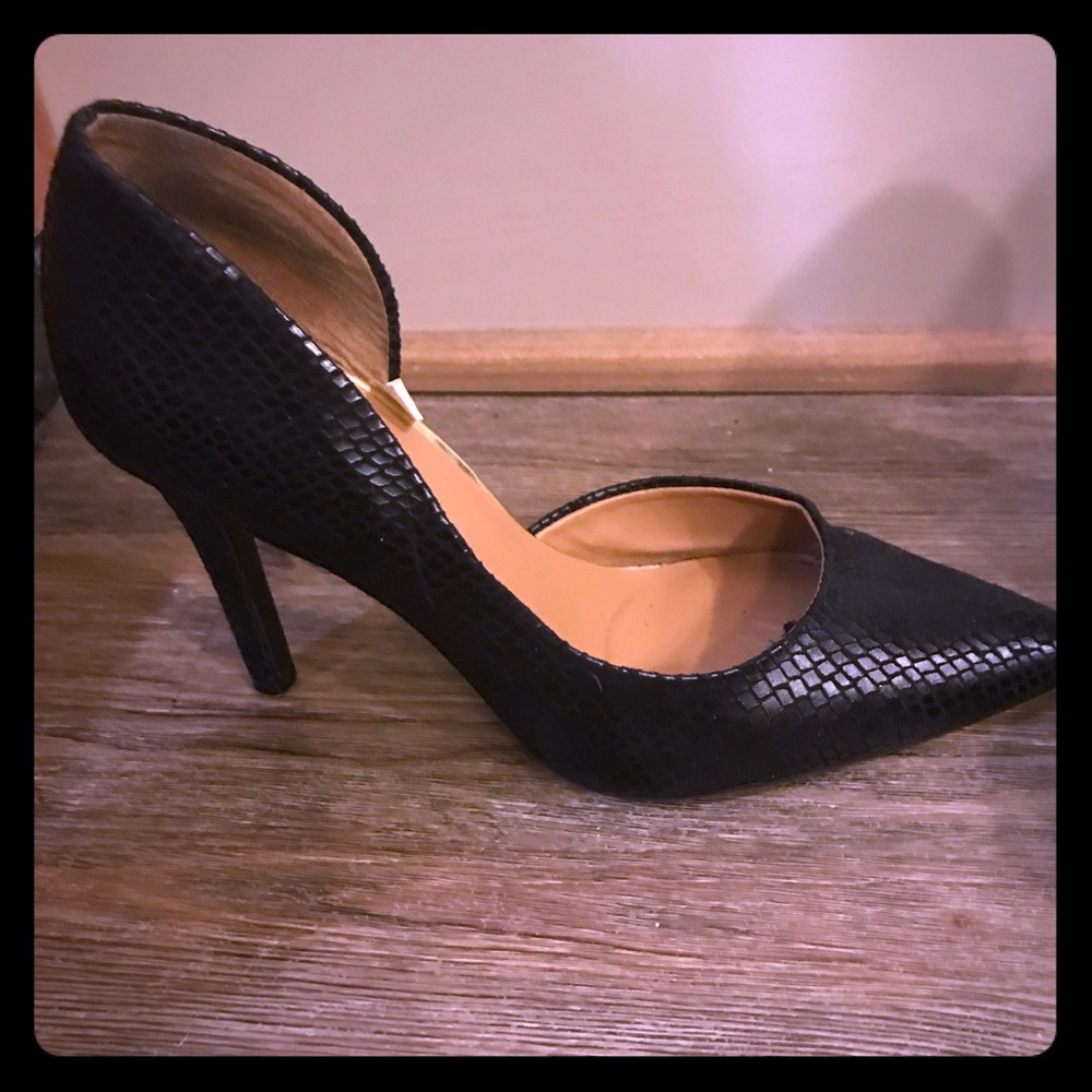 Massimo Black Snake Print Pumps- Size 7